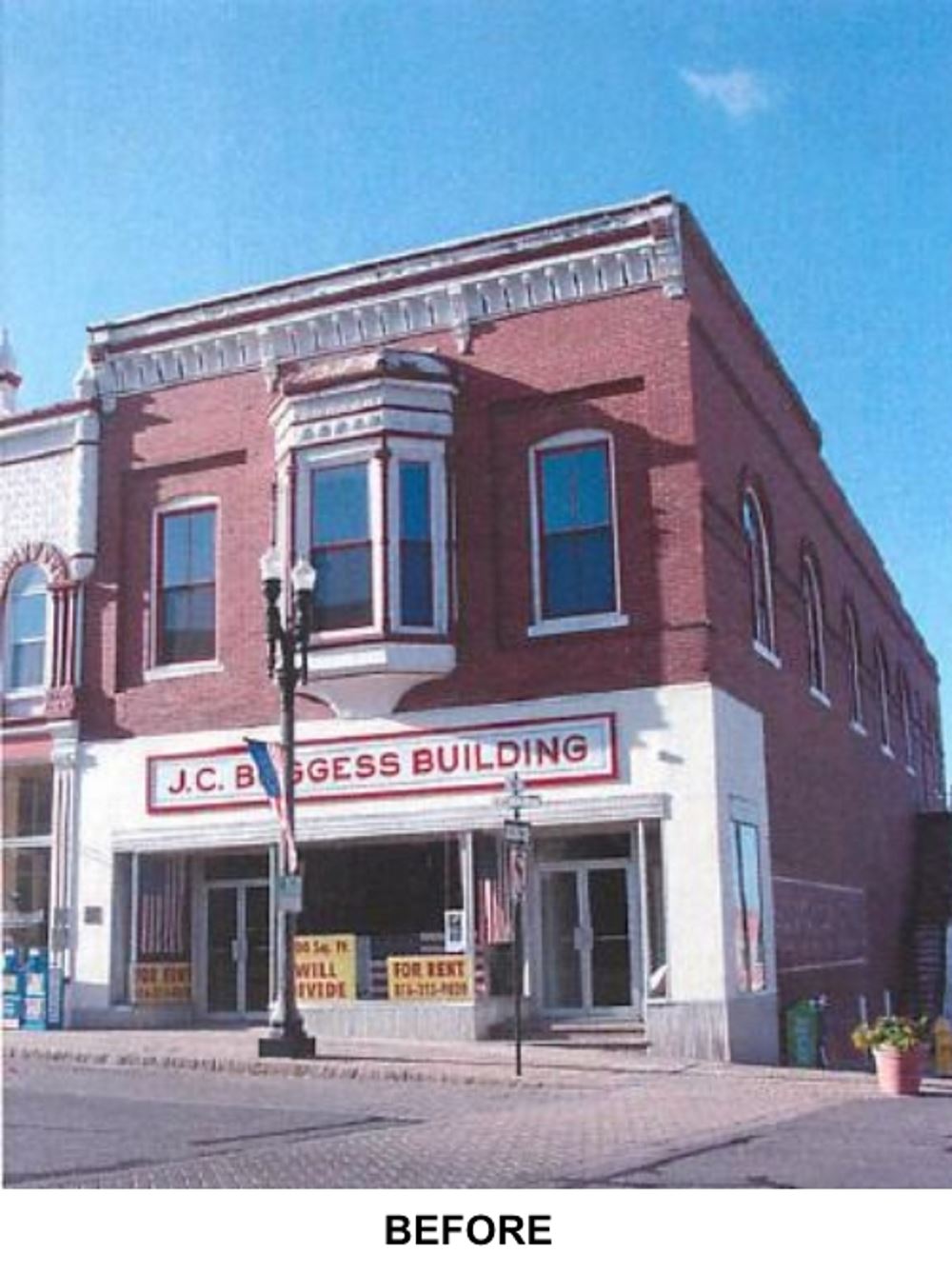 Photo of 1 E Kansas Street before renovation